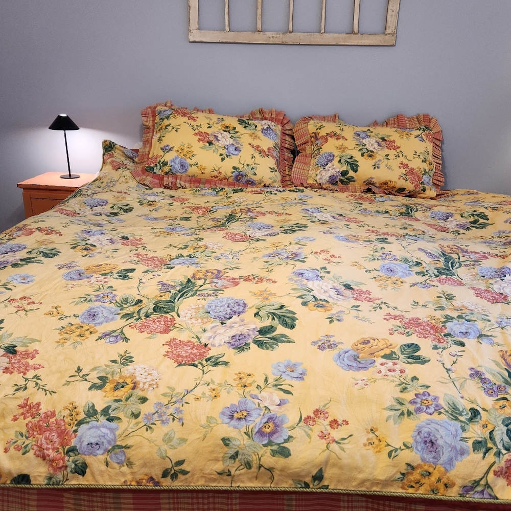 Floral Yellow and Blue Comforter Set